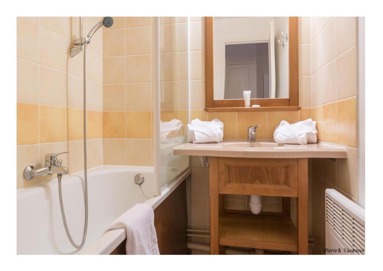 Charmant Appartement Avec Piscine. 蒙弗朗坎 外观 照片