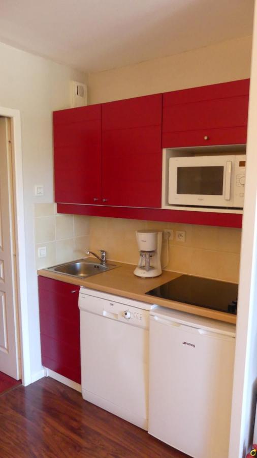 Charmant Appartement Avec Piscine. 蒙弗朗坎 外观 照片